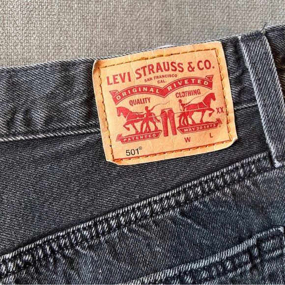 Levi’s 501 Denim Cutoff Shorts 30 Black Gray Wash - Picture 3 of 6